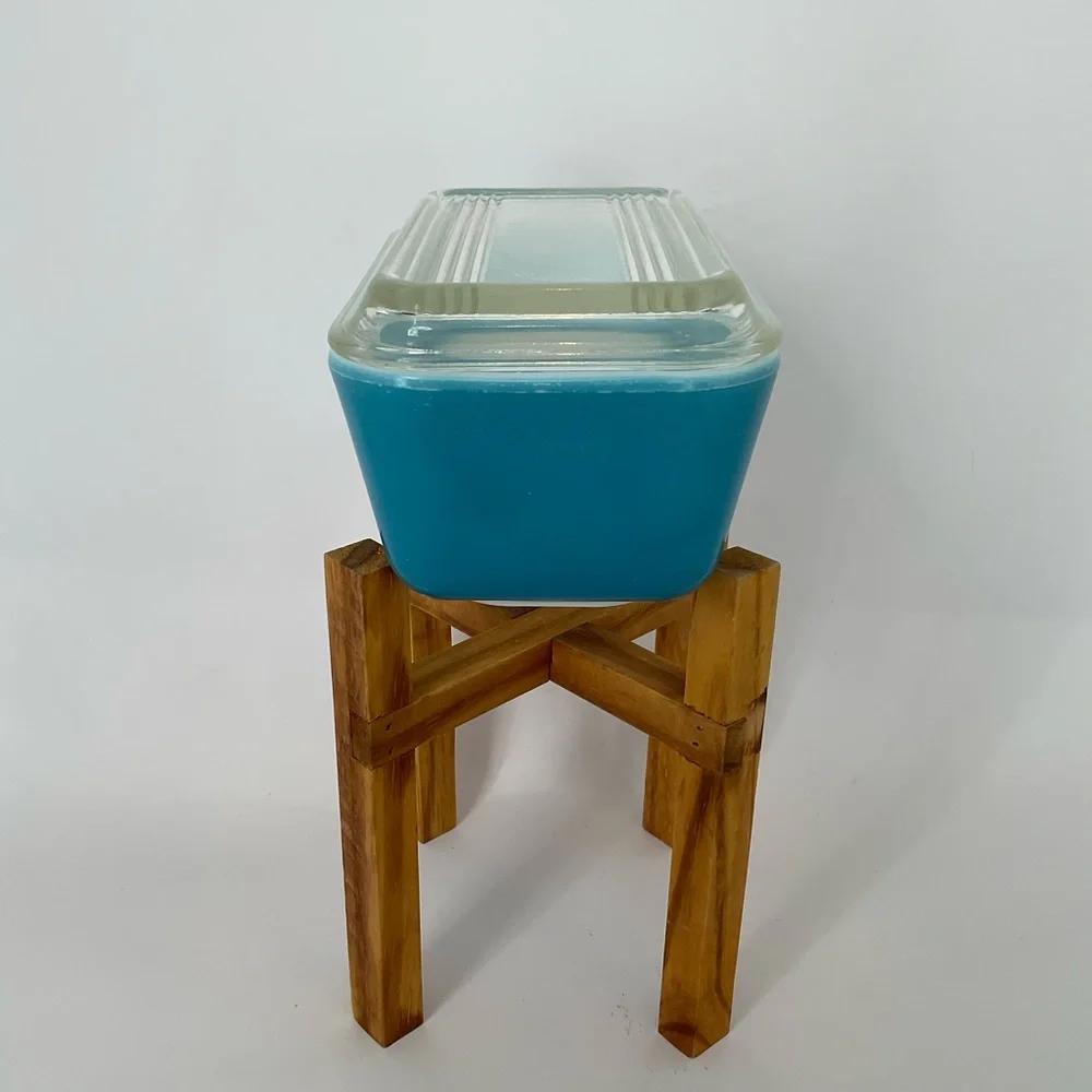 Vintage Pyrex covered dish_7